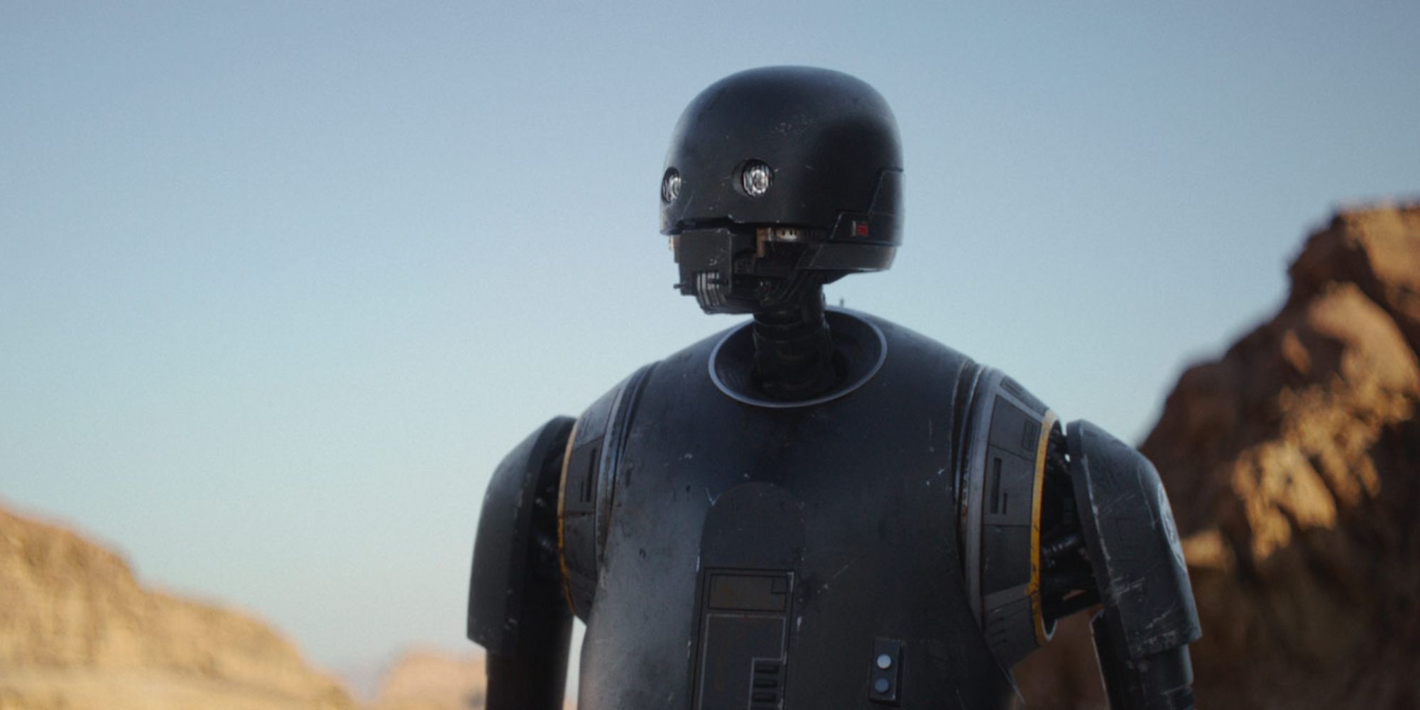 Alan Tudyk confirma sua participação como K-2SO na segunda temporada de Andor